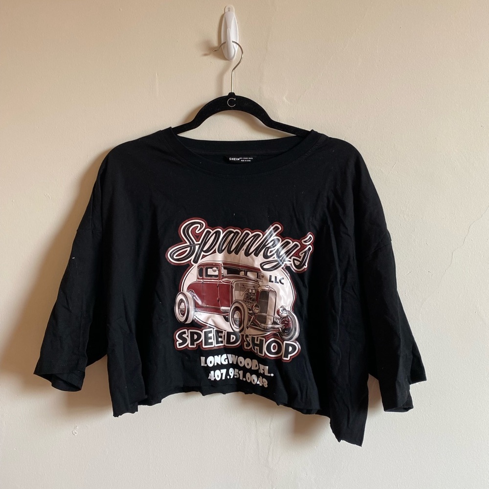 SHEIN Cropped Graphic Tee